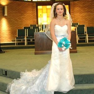 Wedding dress